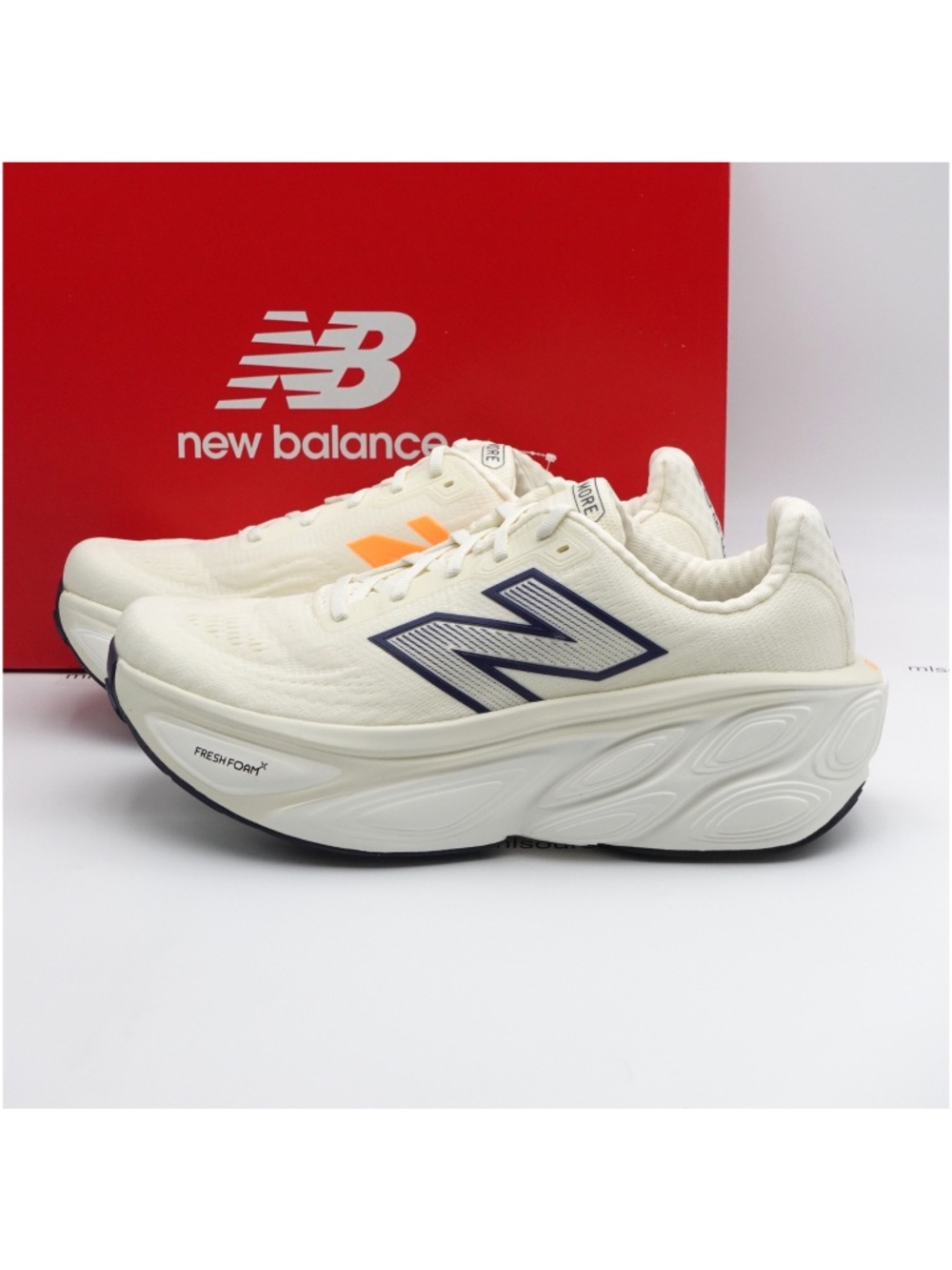 NEW Size 7.5 WIDE D Women's New Balance Fresh Foam X More v5 Sneakers WMORCF5